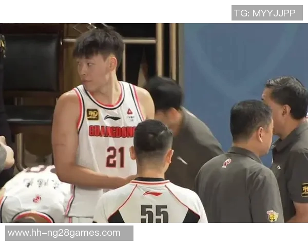 广州恒大足球队年轻球星崭露头角未来可期引领球队新篇章