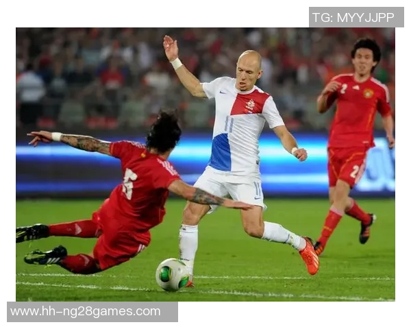 《足球球星风采大赏揭秘：从绿茵场到生活点滴，他们的精彩故事》