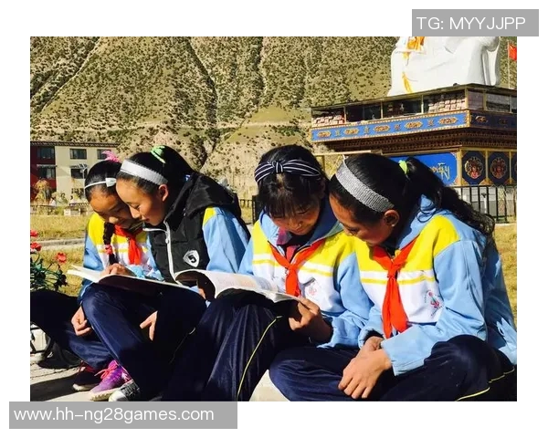 从街头少年到绿茵传奇：揭开足球巨星童年的奋斗与梦想