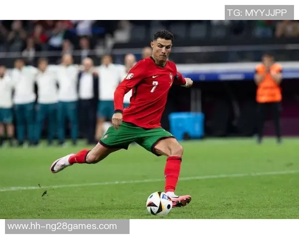 四大足球巨星同框合影尽显传奇风采 殊荣时刻记录永恒荣耀